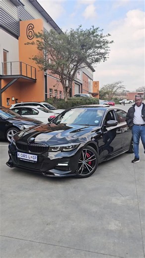 2021 BMW 318i M-Sport Mzansi Edition for R459,999 – 107,000 km