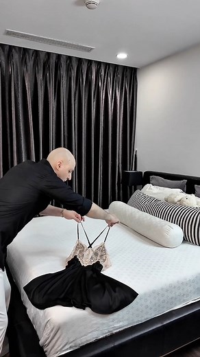 8.8K views · 39 reactions | V628 Phom váy xòe cực tôn dáng ✅Chuẩn h.àng Lụa QC cao cấp ren mềm ❌Không b.án h.àng satin pha nilon #vayngulua #donguxinh #damlua #vayngucaocap #vayxoe #vayxinh #setbo #bomacnha #sleepwear #dongu #vayngu #domacnha #aochoang | Kitty's Sleepwear | Facebook