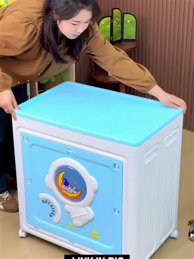 Foldable Plastic Storage Box with Wheels: Ultimate Organization