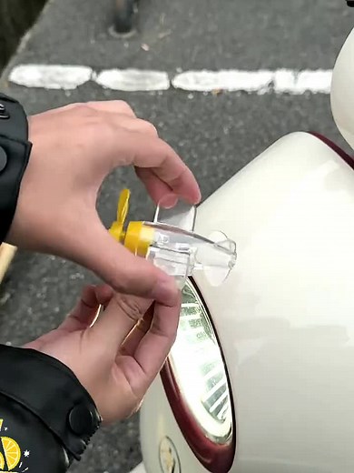 #好物分享 #拉风的小飞机 #车载发光酷酷的摆件