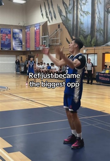 Refs son gotta be on the other team or something…this a TECH OR NAH? #fail #hoops #basketball #refs #canadabasketball