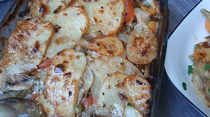 6.3K views · 166 reactions | Bakina kuhinja – najbolja posna musaka za vegetarijance https://www.youtube.com/watch?v=hhY6wQptBhY https://bakinaidekinakuhinja.com/2020/06/bakina-kuhinja-najbolja-posna-musaka-za-vegetarijance.html | Bakina kuhinja - domaći recepti i Video recepti | Facebook