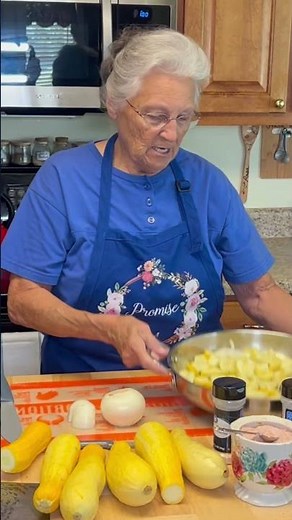 Old fashioned fried squash just like my grannie made it. “Gramma Roses Open Pantry “ on YouTube.
