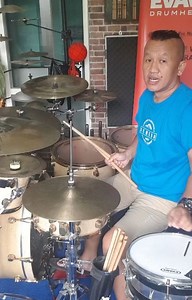 Sandy Andarusman on Instagram: "gue seneng banget BigSound dan bisa didapet pake EC2 dsri Evans , dan sound drum jd mewah dg Sabian Cymbals @promo_mmc #everythingathome #corona"