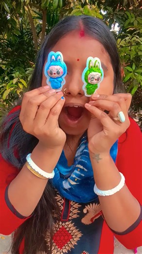 Introducing the" VitaWear SmartBand," a next-generation wearable gadget P02