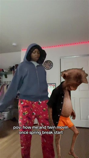 ionrunit (@ionrunit.ko)’s video of twins