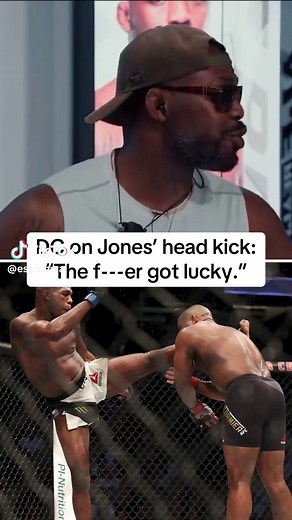 #DanielCormier and #JonJones looked back at their second #UFC #fight 😳 #mma (via @alfglobalreality)