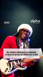 Alfa Anderson, uma das vocalistas originais do Chic, morreu aos 78 anos. A cantora fez parte da banda na década de 1970 e é a voz principal de hits como “I Want Your Love ” e “At Last I Am Free”. Também colaborou com artistas como Bryan Adams, no álbum “Cuts Like a Knife” (1983), e Mick Jagger, no disco solo “She’s the Boss” (1985) Ainda não há mais informações a respeito de sua morte. Quem publicou a notícia foi Nile Rodgers, líder do Chic, nas redes sociais na última terça-feira (17). O músico