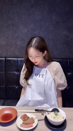 石橋てるみ on Instagram: "動画最後の投げっキスまで見てね…🤣😽 先日、9/9にグランドオープンされた 『GYU 千葉店』にいってきました🚙 ボリューム満点そして、柔らかすぎるお肉たち、おいしさは私の表情見てわかると思います…🤤🤤 幸せな気持ちで帰りました…🥩♡ 千葉まで遠かったけど行く価値ありすぎた…✨ . #PR #gyu千葉店 #千葉焼肉 #千葉ディナー"