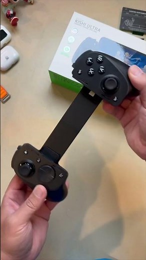 The BEST iPhone Gaming Controller 🎮🤩