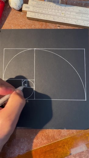 How draw a Golden Rectangle with a Fibonacci Spiral #howtodraw #fibonaccispiral #geometric