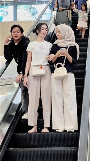 Handcuff prank funny #viral #funny #kontenprank #prank #comedy #lucu #ngakak