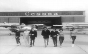 比吉斯乐队（Bee Gees）经典歌曲《Spicks and Specks》MV 1967