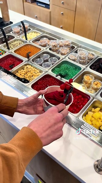 Frozen Yogurt Paradise at Fifth & Emery - Zona Rosa