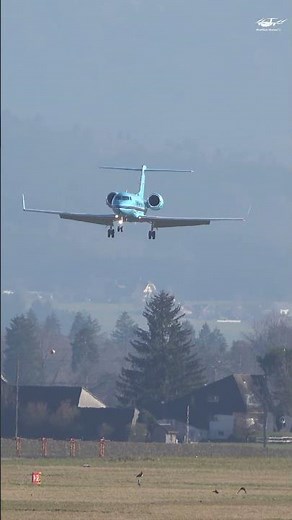 Spectacular Views of Swiss Alps: Gulfstream GIV-X (G450) Landing!!