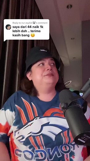 Denver Broncos Fan Interaction in Podcast Setting