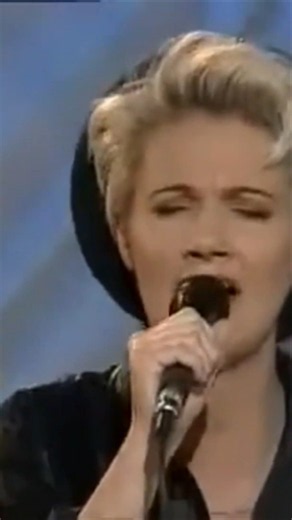 Roxette sing their iconic song It Must Have Been Love pt4