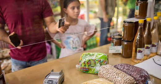 Life-saving, efficient and secure: humanitarian aid that gives refugees choices