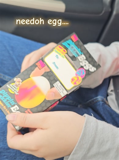 we know it has to be put in water for the color but wtf its so not cute as is 😭 #needoh #fail #fyp #trending #unboxing @NeeDoh Official