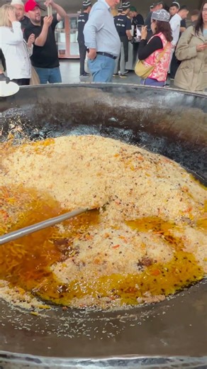 Inside Uzbekistan’s Giant Besh Qozon Plov Kitchen 1000+ Plates Daily 🍚🔥