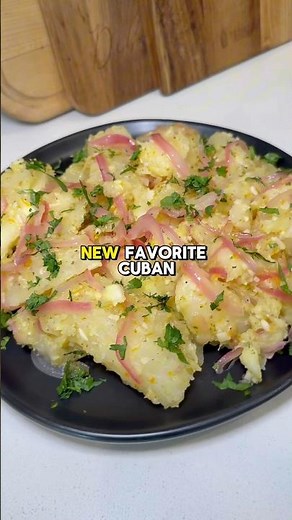 Authentic Cuban Yuca com Mojo 🇨🇺🔥 recipe (description) ↗️ #yuca #cassava #cuban #cubanfood