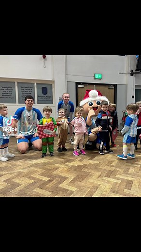 A magical weekend of Christmas games, a Christmas sticker to add to your sticker chart and a special gift from Diddi Santa 🎅🎁. Share your pics with us 📸 | Diddikicks