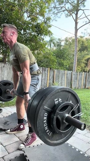 425 lb Deadlift at 165 lb Bodyweight — 2.6x BW Pull (1,000 lb Club)