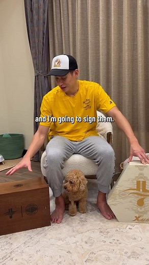 Jeremy Lin 林書豪 on Instagram: "2 MILLION! Appreciate all you who have rocked w me the last 14 years. Sending the @palladium gift box to a fan who likes this post and sending the @xtepofficial JLIN 3s to a fan who comments on how they are chasing their dreams. Love you all ❤️ 感謝大家支持我這14年。我會選一個點贊的送帕拉丁禮物，也會選一個在評論區分享你怎麼追你的夢送我生日配色JLIN3。愛你們﫶"