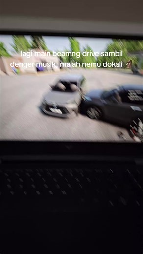 Main BeamNG Drive Sambil Dengar Musik dan Doksli