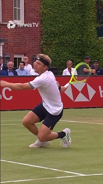 A DIVING Lob?! 🤯