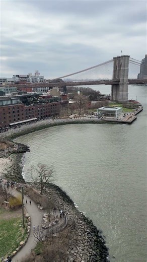 New York City never looked this good 🗽 | Manhattan Bridge POV 4K
