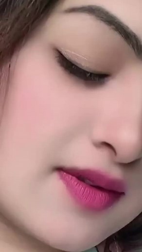 Bright Pink Lipstick Application Techniques