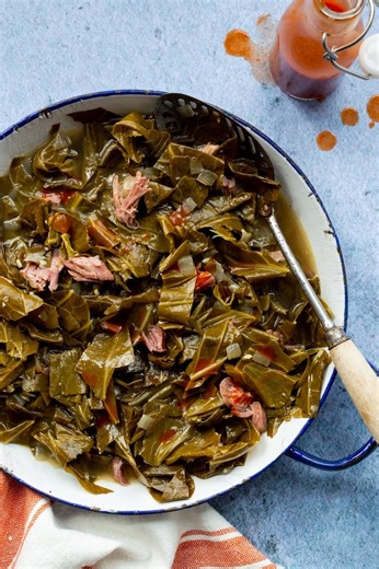SOUTHERN COLLARD GREENS WITH HAM HOCKS As a born and raised Southern gal, you’d better believe I’ll be making this collard greens recipe on New Year’s Day for good luck. These collards are perfectly tender and smoky and are what I serve with black-eyed peas, rice, and cornbread. But guess what? These southern style collard greens are great year-round, especially with barbecue. Personally, I love that you can toss everything in the pot and walk away while they do their thing. Check out the commen