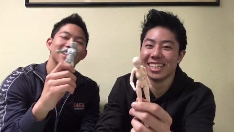 Can a pro left hand beat a noob right hand at drawing?