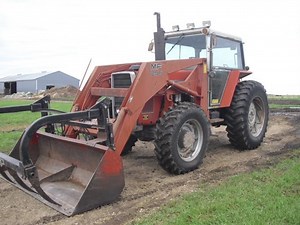 1984 Massey Ferguson 2640 MFWD Tractor W/Loader | Agriculture