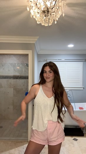 Nicole Guerriero on Instagram: "My go-to for healthier skin throughout the day ✨✨✨ the NEW @lubriderm Daily Moisture Lotion which is fragrance free. I love this improved formula, and it's best paired with their new body wash #LubridermPartner #proceramide #LubridermYouLove #BodyCare"