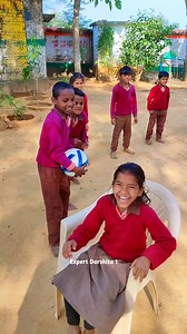 1.2M views · 20K reactions | One Leg Race  | #expertdarshita1 #viral #viralvideo #kidsgames #shorts #trendingreel #outdoorgame #gameforkids #familygames #ChristmasGames #SchoolGames #viral | Govindra Kushwaha | Facebook