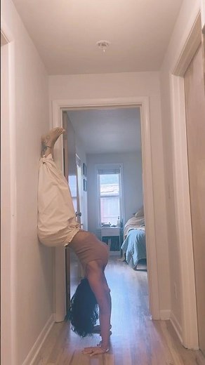 Any surface yoga #boho #hippie #yoga #mami #handstand #yogapractice #mobility #strength #practice
