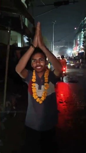 “Golcha Event ke malik Golcha Gop jiii😜😜 😜 ko sammanit karte hue hamare Chandan bhaiya 😎😎😎