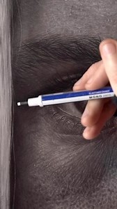 One hair at a time… If you love creating portraits and would like to learn to draw just like this, with me as your guide, check out ‘online courses’ in my bio to find out more! • Follow @eteportraits for more • #howtodraw #learndrawing #learntodraw #drawing #art #draw #artist #education #hyperrealism #hyperreal #hyperrealistic #photoreal #photorealism #realism #learnrealism #realisticart #realisticdrawing #graphite #pencil #pencils #portrait #pencildrawing #pencilportrait #selfportrait | ETE Por
