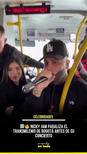 🔥🇨🇴 ¡Nicky Jam sorprendió a todos en Bogotá! ¿Ya estás listo para el concierto? 👀🎶 @Nicky Jam apareció nada más y nada menos que en el TransMilenio de Bogotá 😱🚍, donde puso a cantar y disfrutar a todos con su energía y carisma antes de su esperado show en Colombia 🔥✨ El artista compartió un momento diferente junto a la prensa y las personas que se encontraban en el lugar, demostrando una vez más la conexión tan especial que tiene con su público ❤️🙌 Las redes explotaron con esta inespera