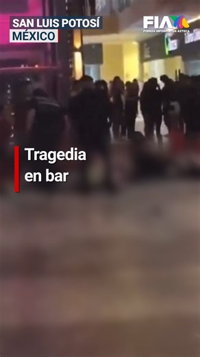 Se desploma balcón de un bar en San Luis Potosí; dos personas perdieron la vida Difunden imágenes del desplome de un balcón en la capital de San Luis Potosí que cobró la vida de 2 personas y dejó 15 lesionados. https://aztecanoticias.info/4bLNhJY #AztecaNoticias. | Azteca Noticias