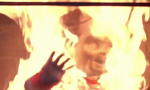 Seven Hours of Chucky Burning is the Perfect Holiday Horror Yule Log