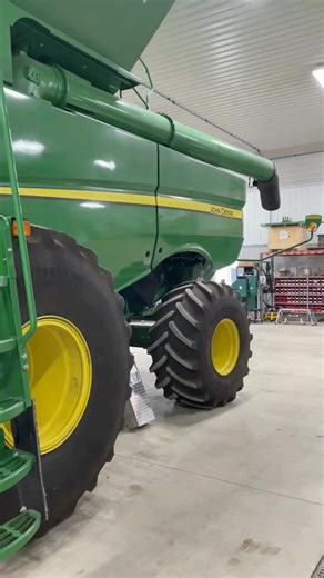 🚜 Big upgrades underway! We’re outfitting this combine with YieldSense by Precision Planting, including the powerful 2020 Monitor, to deliver real-time harvest data and maximize efficiency. 📊🌾 Precision matters—especially at harvest. 👨‍🌾 #YieldSense #PrecisionPlanting #HarvestReady #FarmTechnology #CombineUpgrade #2020Monitor #AgTech #FarmingInnovation | Tonner Precision Services
