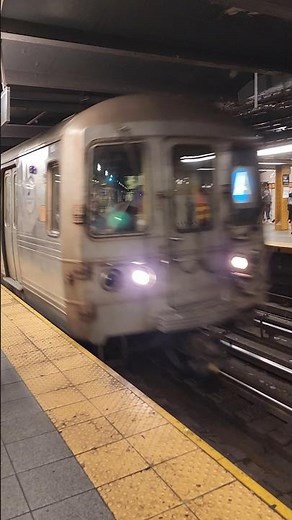 MTA Subway R46 A train entering 14th St