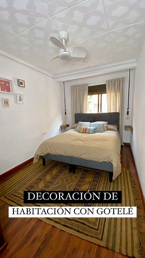 Verónica | Recetas y Vida Vegan 🌱 on Instagram: "¿Qué os parece cómo he decorado la habitación principal? 🛌 Por alguna razón sólo la habitación tiene gotelé en mi casa y no es fácil conseguir una un efecto limpio y minimal cuando tiene gotelé pero ¿qué os parece? ¿Cambiaríais algo? . 🔹Cama de Emma Colchón 🔸Mesitas de noche que compré en el rastrillo 🔹No recuerdo dónde compré las lámparas pero si os interesa, investigo 🔸Cómoda de segunda mano de Wallapop 🔹Ilustraciones varias incluyendo u