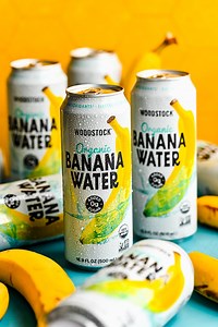 Have you tried the new drink on the block that's taking everyone by surprise? It's Organic Banana Water! 🍌💧 Made with only one ingredient: Organic Banana, this hydrating drink is loaded with vitamins and minerals: - 765mg of electrolytes from magnesium & potassium - Excellent source or vitamin B6, vitamin A, magnesium & manganese - Good Source of Vitamin C - Antioxidant properties from vitamin A & C Too good not to try. Become a Banana Water Believer today! ✨ | Woodstock Foods