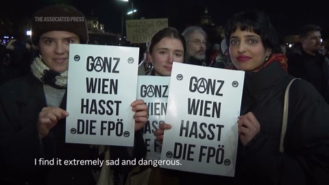 Thousands protest against a potential right-wing government in Vienna