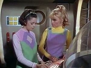 Lost In Space S03 E22 The Flaming Planet