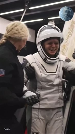 The Best of San Diego on Instagram: "🚀 HISTORIC SPLASHDOWN OFF SAN DIEGO 🌊 The NASA–SpaceX Crew-11 mission safely splashed down in the Pacific Ocean off the coast of San Diego County early Thursday morning, bringing astronauts home from a long-duration mission aboard the International Space Station (ISS). The four-person crew including astronauts from NASA, Japan’s space agency, and Russia’s Roscosmos returned to Earth around 12:43 a.m., marking another major milestone for human spaceflight. S